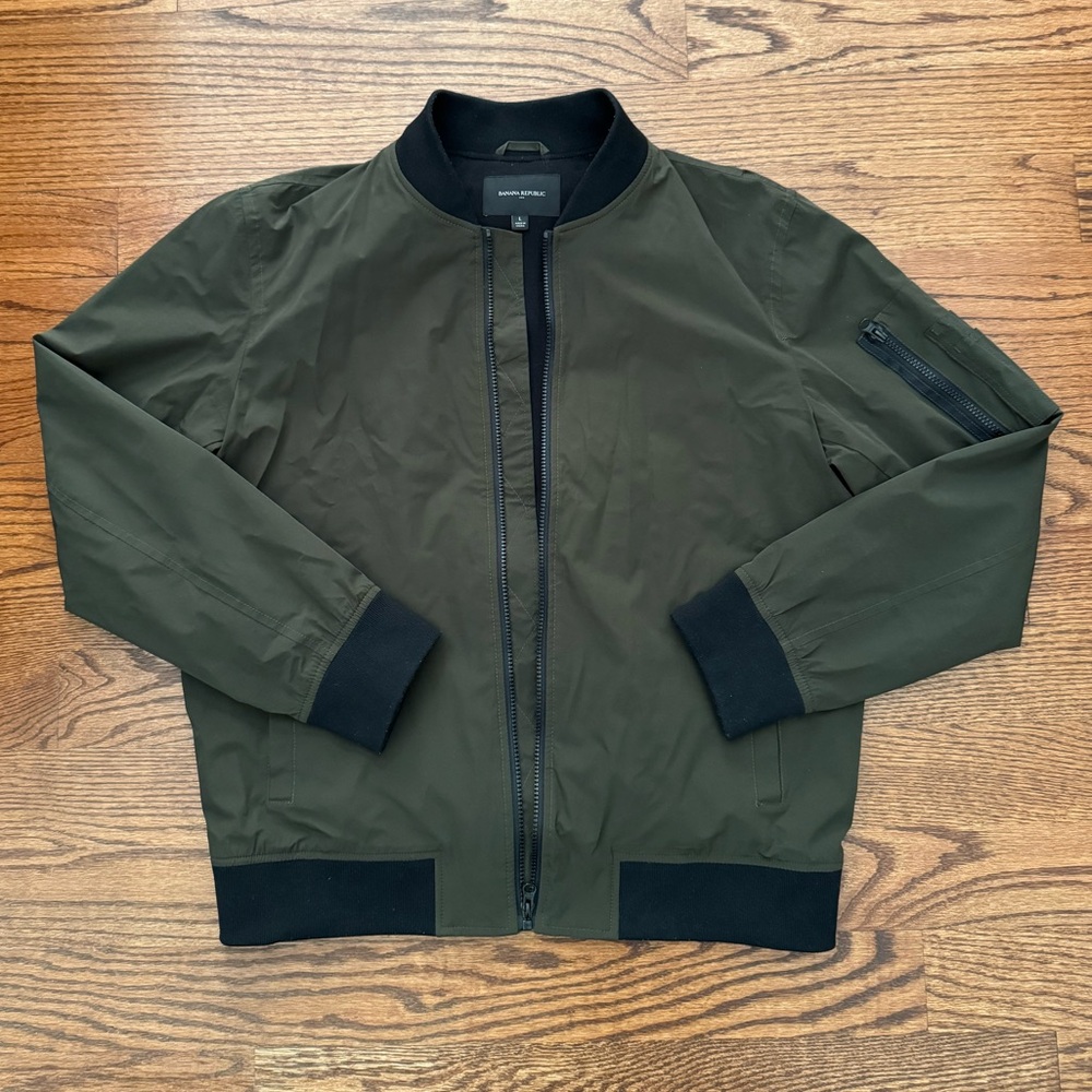 Banana Republic Water-Resistant Tech Motion Bomber Jacket - Kelp - Size Large